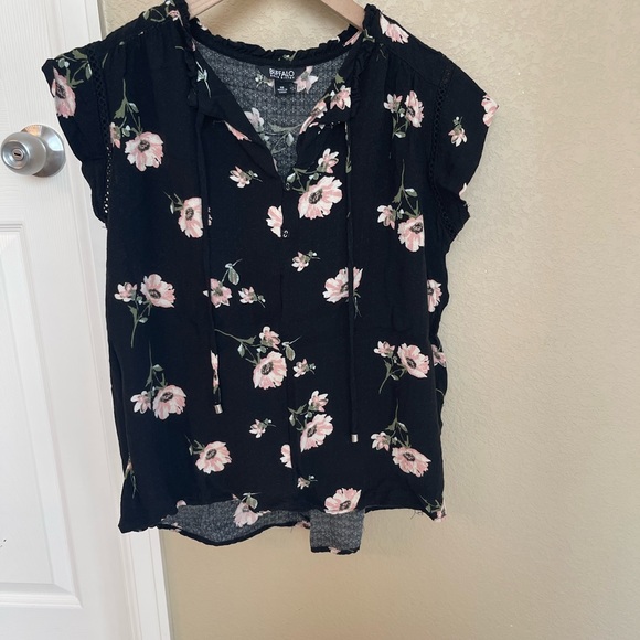 Buffalo David Bitton Tops - Floral top